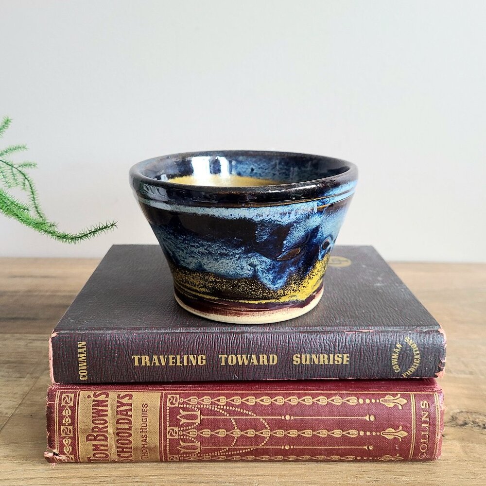 Hand made studio pottery. Ceramic bowl sighed by artist.